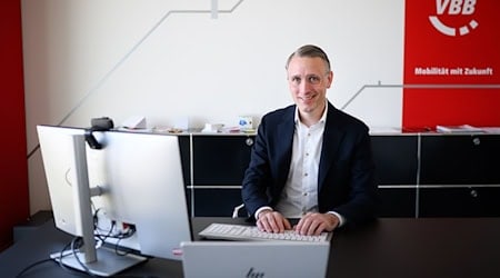 Der neue VBB-Chef Christoph Heuing geht davon aus, dass die Tickets für Busse und Bahnen auch in den nächstne Jahren teurer werden. (Archivbild) / Foto: Bernd von Jutrczenka/dpa
