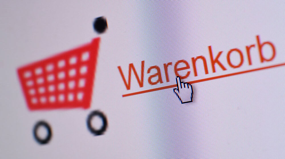 Bei der Berliner Verbraucherzentrale finden Interessierte Informationen über sogenannte Fake-Shops im Internet. (Symbolbild) / Foto: Andrea Warnecke/dpa-tmn/dpa