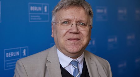 Landeswahlleiter Stephan Bröchler hat bereits mit den Vorbereitungen auf die Abgeordnetenhauswahl 2026 begonnen. (Archivbild) / Foto: Jörg Carstensen/dpa
