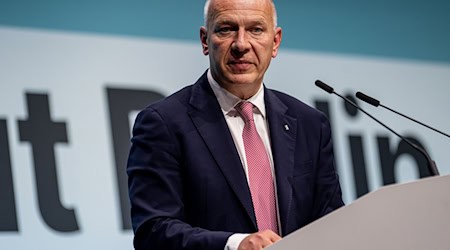 Wegner will mit Initiative über Volksentscheid für mehr Bäume sprechen.  / Foto: Fabian Sommer/dpa