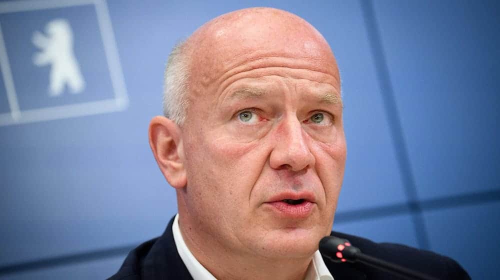 Kai Wegner (CDU) fordert ein gutes Baustellenmanagement, «dass es Abstimmungen gibt zwischen den Versorgungsunternehmen, Wasserbetriebe, Strom, Gas». (Archivbild) / Foto: Bernd von Jutrczenka/dpa