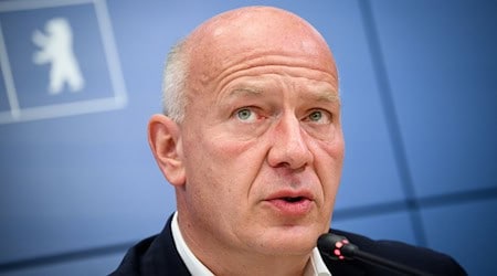 Kai Wegner (CDU) fordert ein gutes Baustellenmanagement, «dass es Abstimmungen gibt zwischen den Versorgungsunternehmen, Wasserbetriebe, Strom, Gas». (Archivbild) / Foto: Bernd von Jutrczenka/dpa