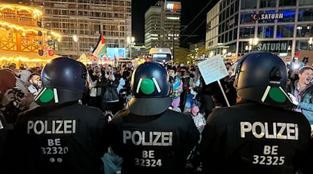 Am Donnerstag eskalierten in Berlin mehrere Proteste gegen das Vorgehen Israels.   / Foto: Sven Kaeuler/dpa