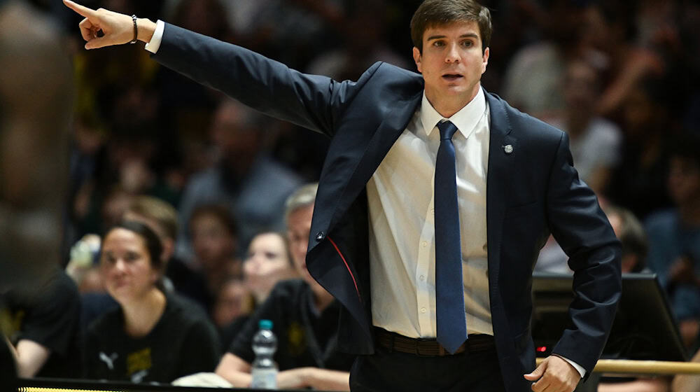 Coach Pedro Calles muss eine neue Alba-Mannschaft formen. / Foto: Swen Pförtner/dpa