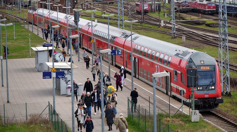 Der RE4 in Brandenburg fährt nach Bahnangaben wieder regulär. (Archivbild) / Foto: Soeren Stache/dpa