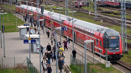 Der RE4 in Brandenburg fährt nach Bahnangaben wieder regulär. (Archivbild) / Foto: Soeren Stache/dpa