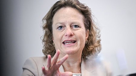 BER-Chefin Aletta von Massenbach hält es für wichtig, Inlandsflüge am BER anzubieten. (Archivbild) / Foto: Jens Kalaene/dpa BER-Chefin Aletta von Massenbach hält es für wichtig, Inlandsflüge am BER anzubieten. (Archivbild) / Foto: Jens Kalaene/dpa