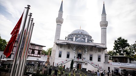 Berliner Moscheen öffnen jedes Jahr am 3. Oktober ihre Pforten für Besucher.   / Foto: Fabian Sommer/dpa