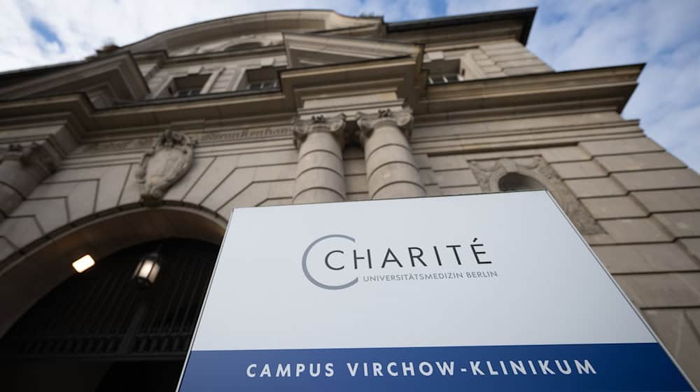 Das Virchow-Klinikum hat von einer Großspende in Höhe von 350.000 Euro profitiert. (Archivbild)  / Foto: Sebastian Gollnow/dpa