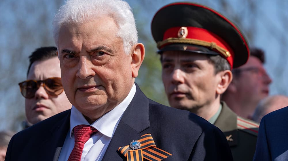 Die BSW-Fraktion im Brandenburger Landtag hat den russischen Botschafter Sergej Netschajew zu einer Ausstellungseröffnung eingeladen. (Archivbild) / Foto: Soeren Stache/dpa