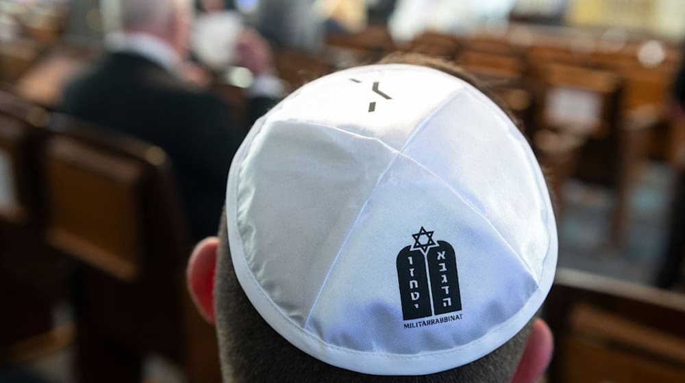 In Brandenburg gibt es nun einen orthodoxen Militärrabbiner. (Archivbild) / Foto: Hendrik Schmidt/dpa-Zentralbild/ZB In Brandenburg gibt es nun einen orthodoxen Militärrabbiner. (Archivbild) / Foto: Hendrik Schmidt/dpa-Zentralbild/ZB
