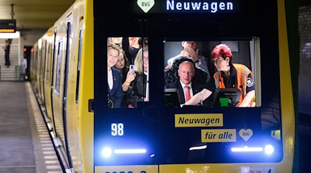 Die neue U-Bahnmodellreihe verbessert bereits wenige Wochen nach ihrer Inbetriebnahme die Zuverlässigkeit auf den Linien U1 bis U4, melden die Berliner Verkehrsbetriebe (BVG). (Archivbild) / Foto: Bernd von Jutrczenka/dpa