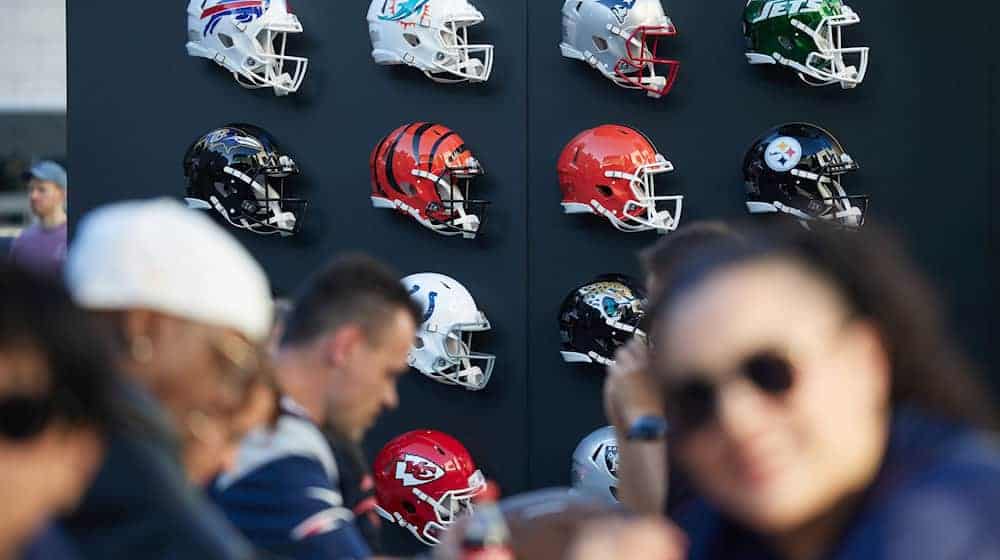 Durch das NFL-Spiel erhofft sich die Stadt Berlin viele Touristen.  / Foto: Joerg Carstensen/dpa Durch das NFL-Spiel erhofft sich die Stadt Berlin viele Touristen.  / Foto: Joerg Carstensen/dpa