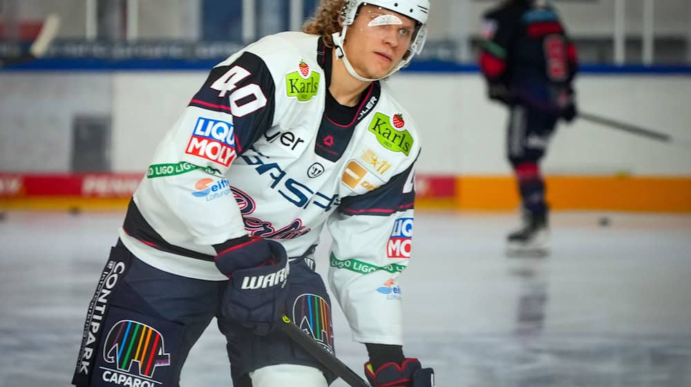 Korbinian Geibel fehlt den Eisbären mehrere Monate. (Archivbild) / Foto: Soeren Stache/dpa