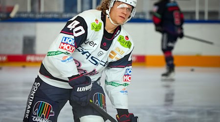 Korbinian Geibel fehlt den Eisbären mehrere Monate. (Archivbild) / Foto: Soeren Stache/dpa