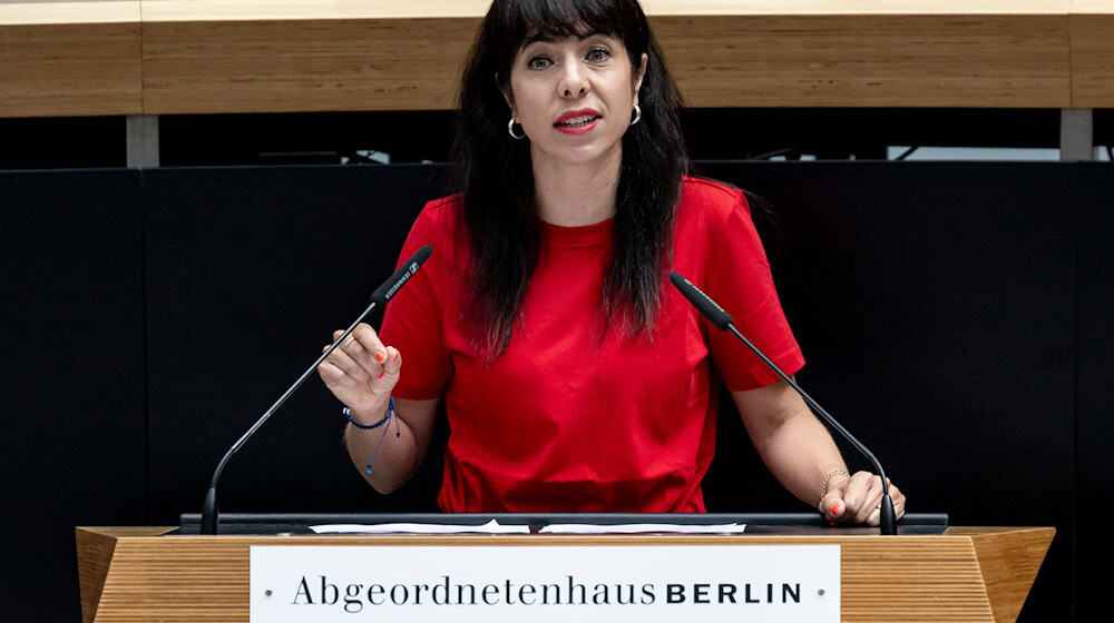 Elif Eralp ist seit 2021 Mitglied des Berliner Abgeordnetenhauses. (Archivbild) / Foto: Fabian Sommer/dpa Elif Eralp ist seit 2021 Mitglied des Berliner Abgeordnetenhauses. (Archivbild) / Foto: Fabian Sommer/dpa