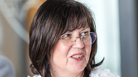 Sprembergs Bürgermeisterin Christine Herntier wird für ihr Engagement gegen Rechtsradikalismus ausgezeichnet. (Archivbild)  / Foto: Frank Hammerschmidt/dpa