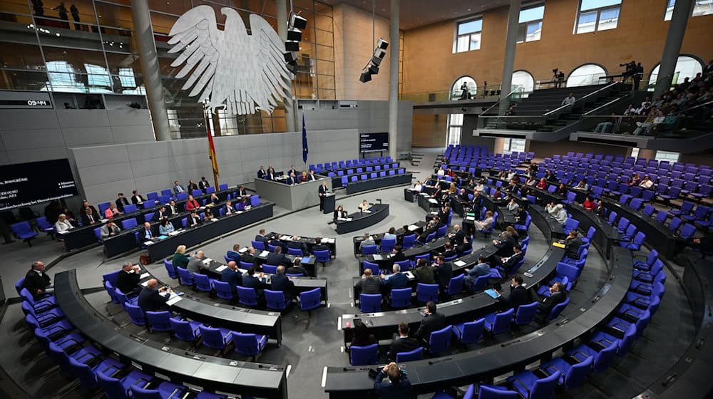 Die Berliner Staatsanwaltschaft hat Anklage erhoben gegen einen früheren SPD-Bundestagsabgeordneter wegen Betruges. (Symbolbild) / Foto: Niklas Graeber/dpa Die Berliner Staatsanwaltschaft hat Anklage erhoben gegen einen früheren SPD-Bundestagsabgeordneter wegen Betruges. (Symbolbild) / Foto: Niklas Graeber/dpa