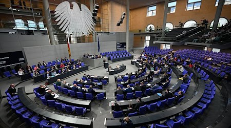 Die Berliner Staatsanwaltschaft hat Anklage erhoben gegen einen früheren SPD-Bundestagsabgeordneter wegen Betruges. (Symbolbild) / Foto: Niklas Graeber/dpa Die Berliner Staatsanwaltschaft hat Anklage erhoben gegen einen früheren SPD-Bundestagsabgeordneter wegen Betruges. (Symbolbild) / Foto: Niklas Graeber/dpa
