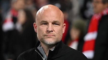 Rouven Schröder stärkte Trainer Eugen Polanski den Rücken. / Foto: Soeren Stache/dpa