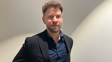 Lahav Shapira berichtet von einem Klima von Hass an den Universitäten.  / Foto: Sarah Knorr/dpa