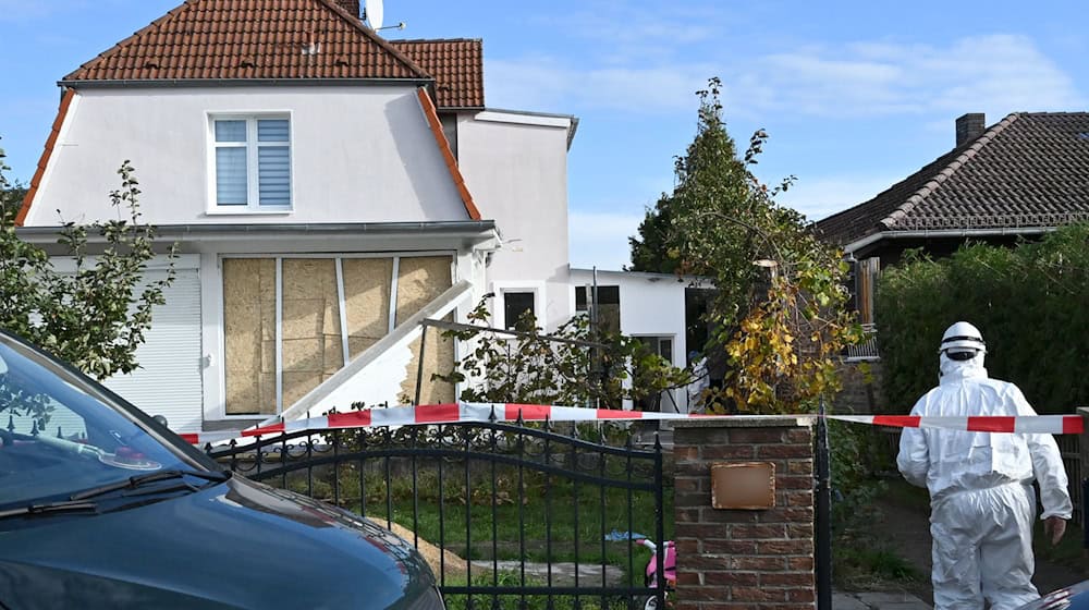 Nach der Explosion ermittelt das LKA. / Foto: Jens Kalaene/dpa