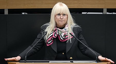 Senatorin Iris Spranger (SPD) verteidigt Ihr Vorgehen bei der Olympiabewerbung / Foto: Britta Pedersen/dpa