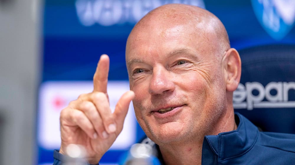 Der neue Bochumer Coach Uwe Rösler bemängelt ein länderübergreifendes Ausbildungsdefizit.  / Foto: David Inderlied/dpa