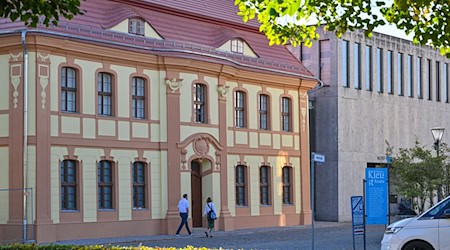 Der Dramatiker Heinrich von Kleist wurde 1777 in Frankfurt (Oder) geboren, wo es ein Kleist-Museum und ein jährliches Theater- und Literaturfestival gibt. (Archivbild) / Foto: Patrick Pleul/dpa