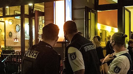 Aufgaben der Gewerbeaufsicht obliegen den Ordnungsämtern und der Polizei. (Archivbild) / Foto: Paul Zinken/dpa-zb-zentralbild/dpa Aufgaben der Gewerbeaufsicht obliegen den Ordnungsämtern und der Polizei. (Archivbild) / Foto: Paul Zinken/dpa-zb-zentralbild/dpa