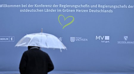 Jüngst haben sich die Chefs der ostdeutschen Länder in Thüringen getroffen, nun steht Brüssel auf dem Plan. (Archivbild) / Foto: Martin Schutt/dpa