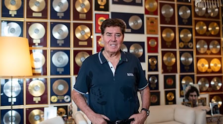 Stars von Roberto Blanco bis Tony Marshall, von Hansi Hinterseer bis David Hasselhoff verdankten ihm ihren Aufstieg. (Archivbild) / Foto: Bernd von Jutrczenka/dpa