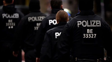 Zwei Polizeianwärter sollen entlassen werden. (Symbolbild) / Foto: Lilli Förter/dpa