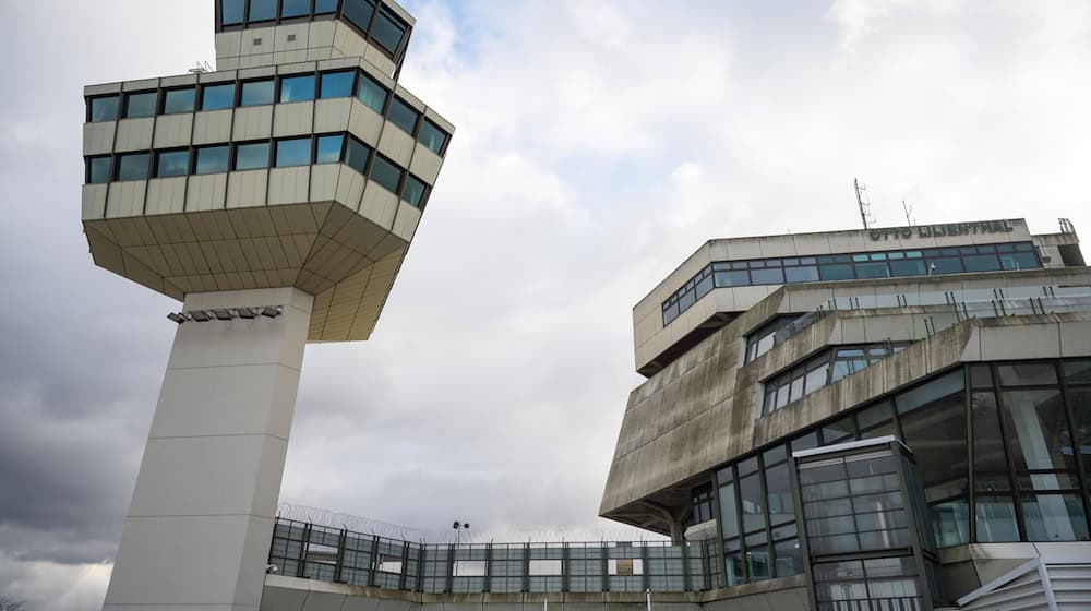 Die Bundeswehr will weiterhin Teile des ehemaligen Flughafengeländes nutzen können. (Archivbild)  / Foto: Christophe Gateau/dpa Die Bundeswehr will weiterhin Teile des ehemaligen Flughafengeländes nutzen können. (Archivbild)  / Foto: Christophe Gateau/dpa
