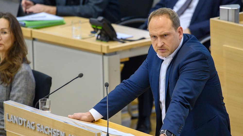 Der verkehrspolitische Sprecher der SPD im Landtag, Falko Grube, kritisiert die Bahn scharf für ihr Krisenmanagement (Archivbild)  / Foto: Klaus-Dietmar Gabbert/dpa