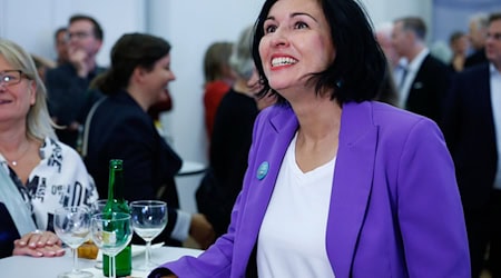 Noosha Aubel (parteilos) ist die neue Oberbürgermeisterin von Potsdam. (Archivbild) / Foto: Carsten Koall/dpa