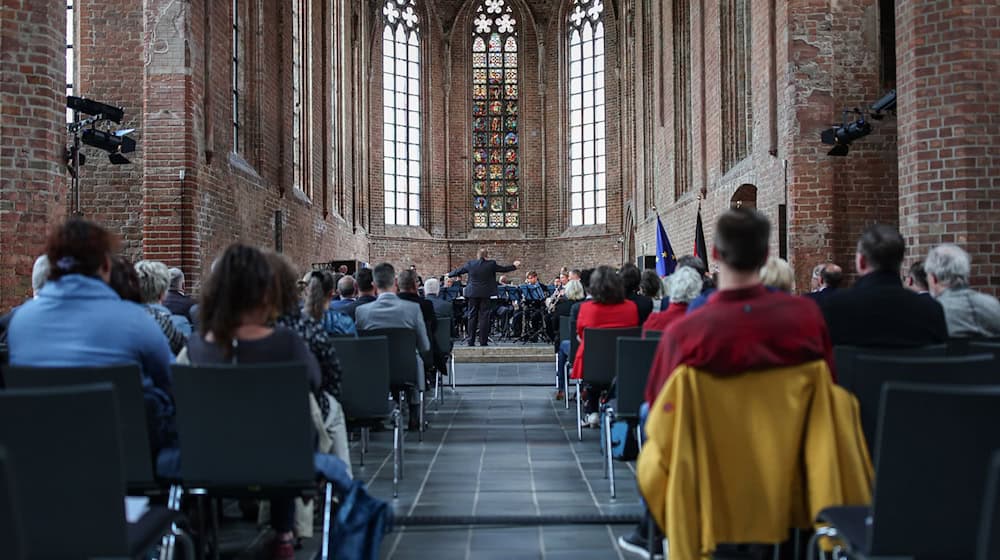 Die AfD plant im Paulikloster in Brandenburg an der Havel eine Wahlkampfveranstaltung und stößt damit auf Kritik (Archivbild).  / Foto: Hannes P. Albert/dpa Die AfD plant im Paulikloster in Brandenburg an der Havel eine Wahlkampfveranstaltung und stößt damit auf Kritik (Archivbild).  / Foto: Hannes P. Albert/dpa