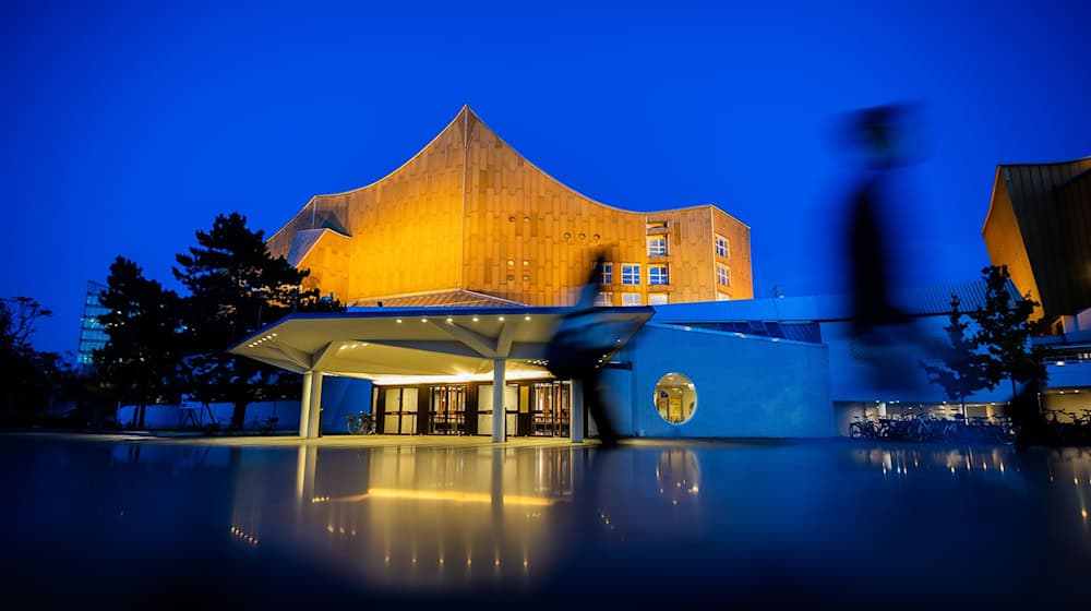 Star-Violinistin Hilary Hahn hat mehrere Konzerte in Berlin abgesagt. (Archivbild) / Foto: Christoph Soeder/dpa Star-Violinistin Hilary Hahn hat mehrere Konzerte in Berlin abgesagt. (Archivbild) / Foto: Christoph Soeder/dpa