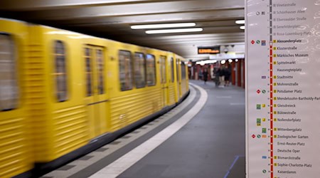 Die BVG nimmt ein Stellwerk neu in Betrieb - die U2 wird auf einem Abschnitt daher für zwei Wochen gesperrt. (Archivbild) / Foto: Monika Skolimowska/dpa