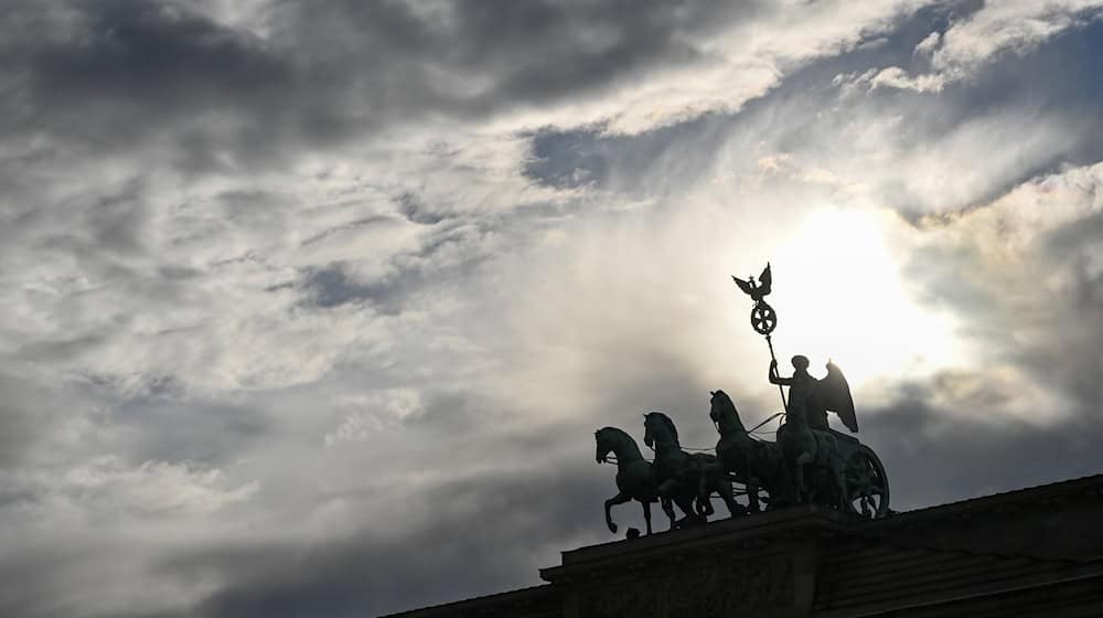 Zum Wochenstart werden in Berlin und Brandenburg viele Wolken erwartet. (Symbolfoto)  / Foto: Jens Kalaene/dpa-Zentralbild/dpa Zum Wochenstart werden in Berlin und Brandenburg viele Wolken erwartet. (Symbolfoto)  / Foto: Jens Kalaene/dpa-Zentralbild/dpa