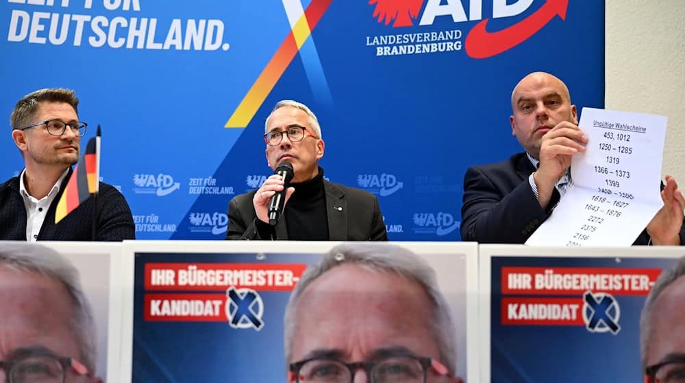 Die AfD Brandenburg wirft der Wahlleitung in Bad Freienwalde Unregelmäßigkeiten bei der Briefwahl zur Bürgermeister-Stichwahl vor.   / Foto: Lilli Förter/dpa Die AfD Brandenburg wirft der Wahlleitung in Bad Freienwalde Unregelmäßigkeiten bei der Briefwahl zur Bürgermeister-Stichwahl vor.   / Foto: Lilli Förter/dpa