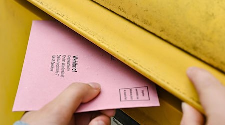 Gerade durch die Briefwahlstimmen konnte sich die CDU-Kandidatin das Amt der Bürgermeisterin von Bad Freienwalde sichern. (Symbolbild) / Foto: Patrick Pleul/dpa-Zentralbild/dpa