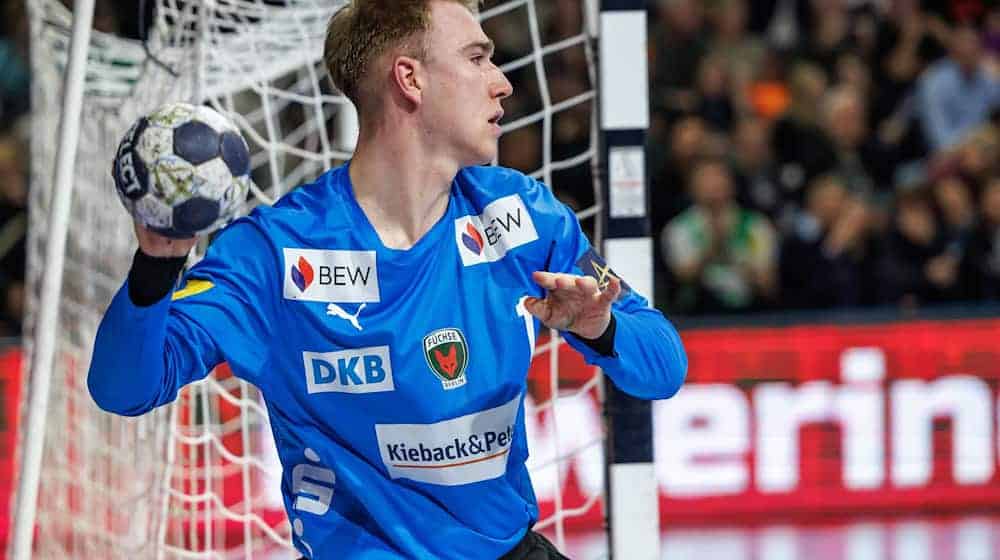 Torhüter Lasse Ludwig ist kommende Woche erstmals beim DHB-Lehrgang dabei.  / Foto: Andreas Gora/dpa Torhüter Lasse Ludwig ist kommende Woche erstmals beim DHB-Lehrgang dabei.  / Foto: Andreas Gora/dpa