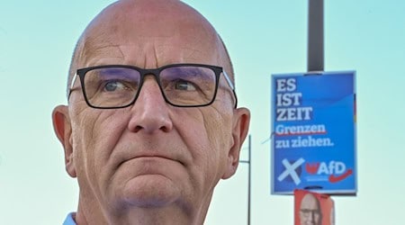 Brandenburgs SPD-Ministerpräsident Dietmar Woidke: «Solange die AfD nicht verboten ist, halte ich es grundsätzlich für rechtlich schwierig, Parteimitglieder zu benachteiligen.» (Archivbild) / Foto: Patrick Pleul/dpa