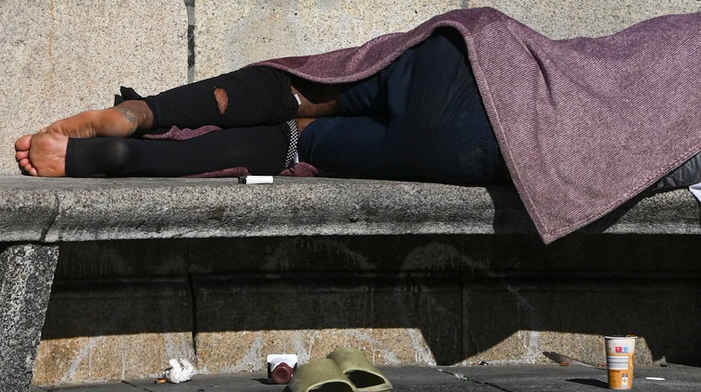  Laut dem Bundesverbands Housing First sind rund 50.000 Menschen in Deutschland obdachlos (Symbolbild). / Foto: Jens Kalaene/dpa