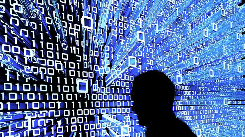 In der Berliner Verwaltung soll die KI Beschäftigte entlasten. (Symbolbild)   / Foto: Peter Steffen/dpa