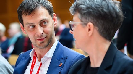 Die bisherigen Berliner SPD-Chefs Martin Hikel und Nicola Böcker-Giannini wollten eine Parteireform anstoßen. (Archivbild)    / Foto: Bernd von Jutrczenka/dpa