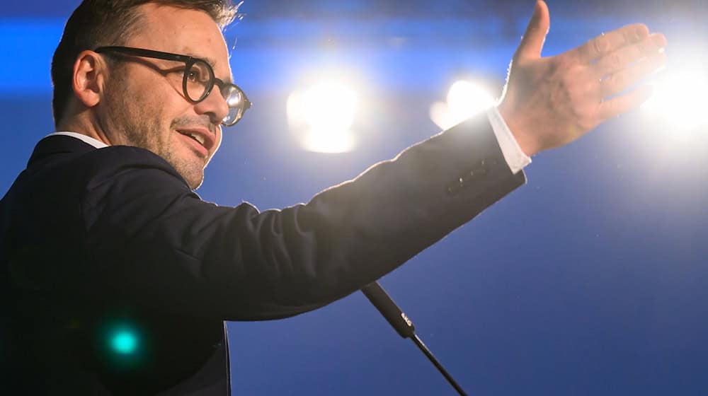 Brandenburgs CDU-Landeschef Jan Redmann ist im Amt bestätigt worden. / Foto: Patrick Pleul/dpa