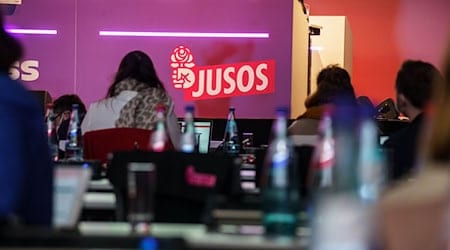 Die stellvertretende Brandenburger Juso-Vorsitzende Johanna Seidel kandidiert beim Bundeskongress der Jungsozialisten für einen der Vizechefposten. (Archivbild) / Foto: Frank Rumpenhorst/dpa