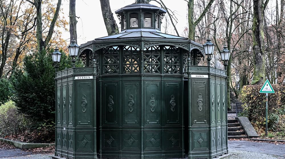 Früher waren die Cafés Achtecks nur für Männer, heute gibt es auch Klos für Frauen. / Foto: Britta Pedersen/dpa